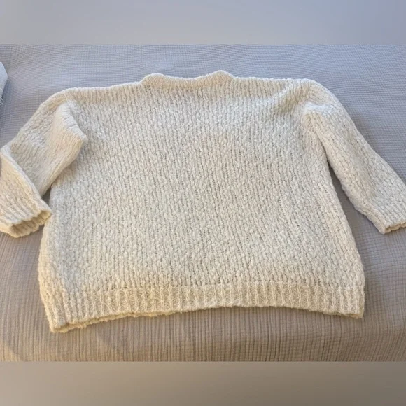 Mr. Mittens alpaca crew neck sweater - Picture 4 of 8